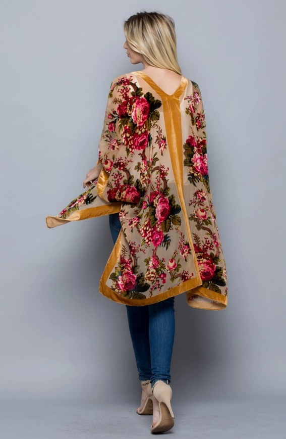 
            
                Load image into Gallery viewer, Vintage Rose Print Velvet Kimono
            
        