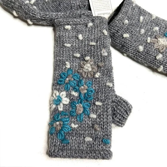 Gray Daisy Mittens